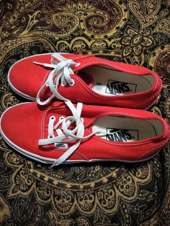 Vans Shoes - Vans Women's 7.5 Red Low-Top Canvas Sneakers